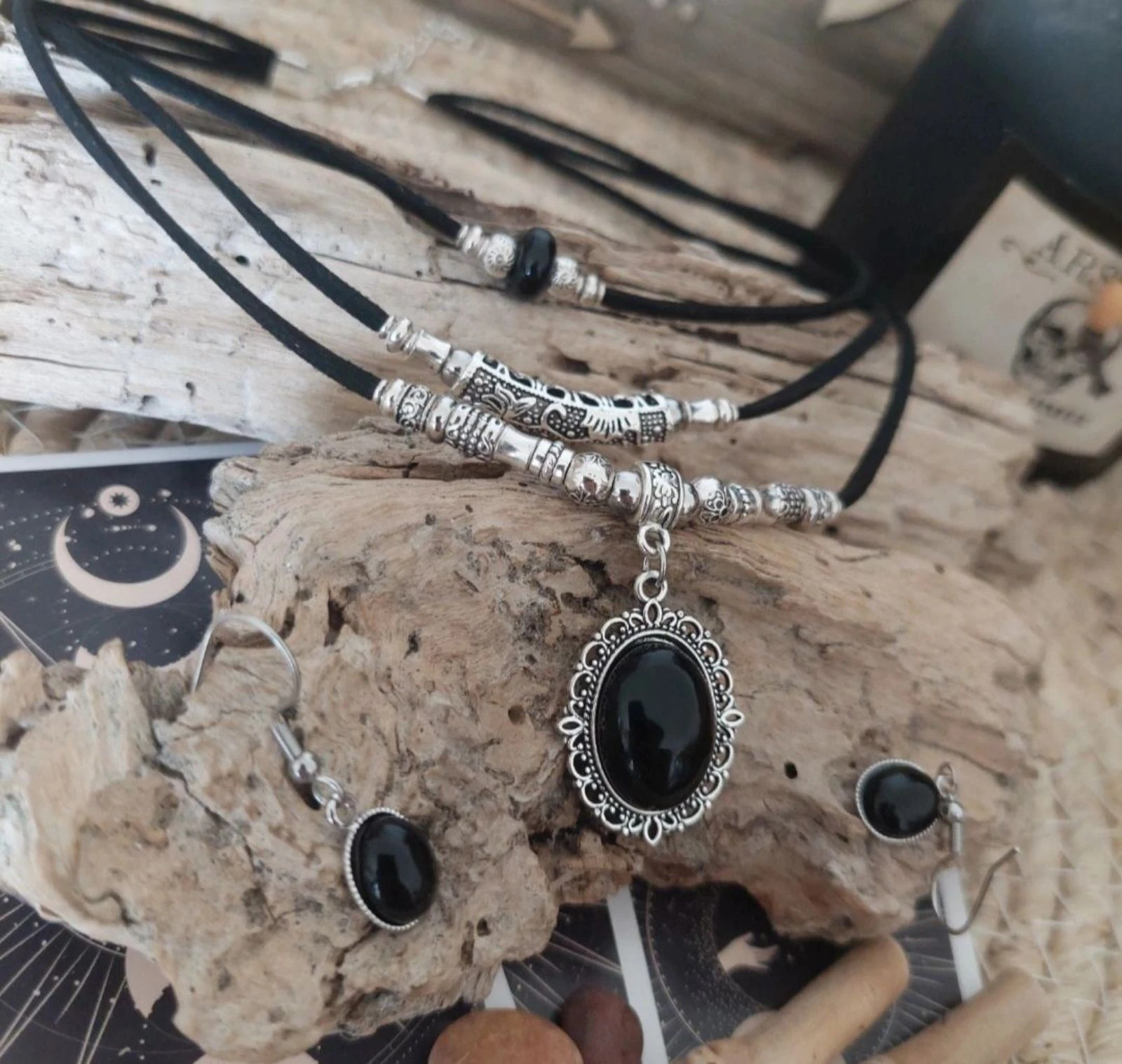 Parure boho mystique triple rangs, Petit camée dentelle obsidienne, noir – photo 3